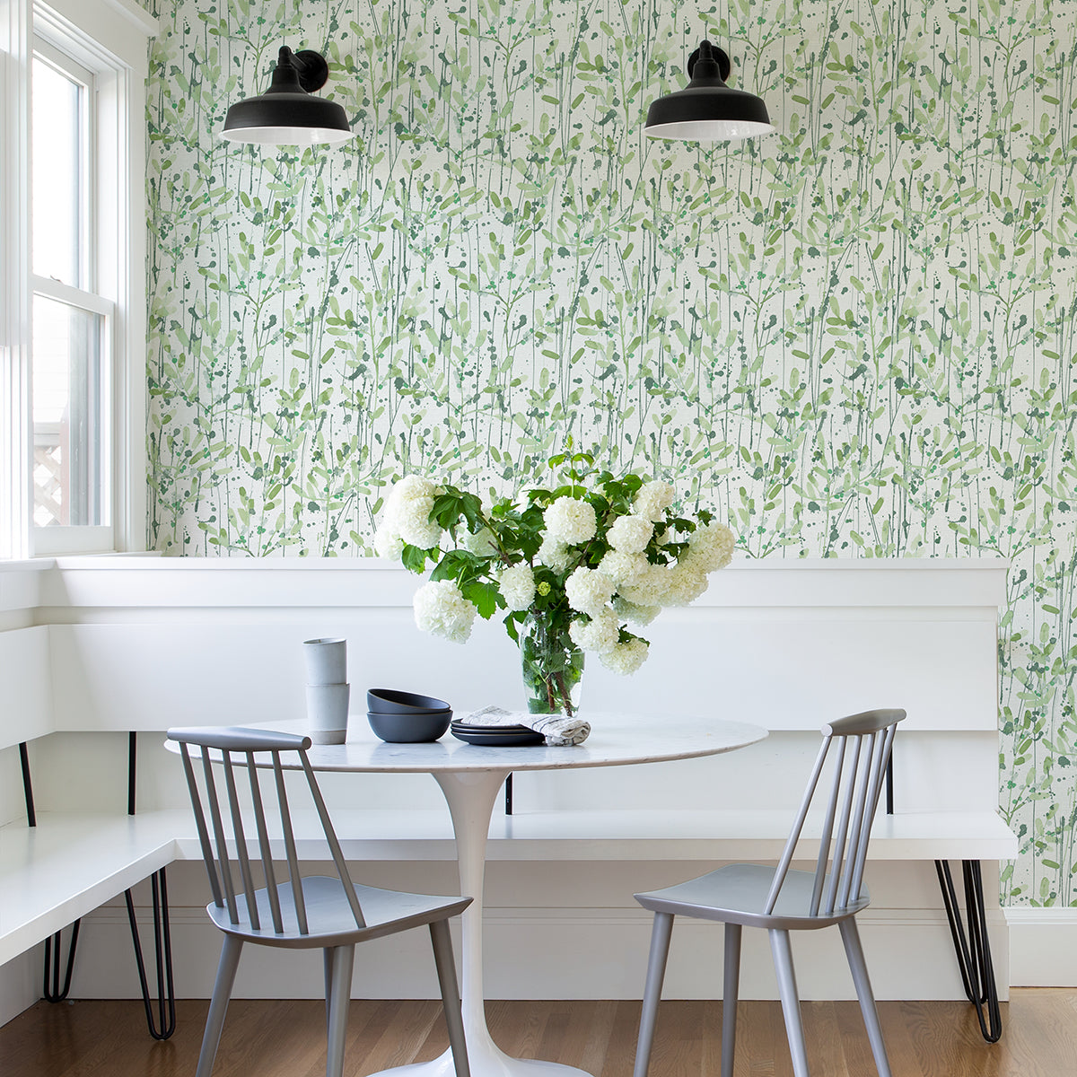 Leandra Green Floral Trail Wallpaper - Floral Wallpaper