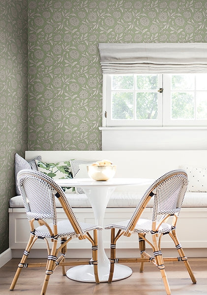 Chatsworth Garden Light Green Floral Trail Wallpaper - Floral Wallpaper