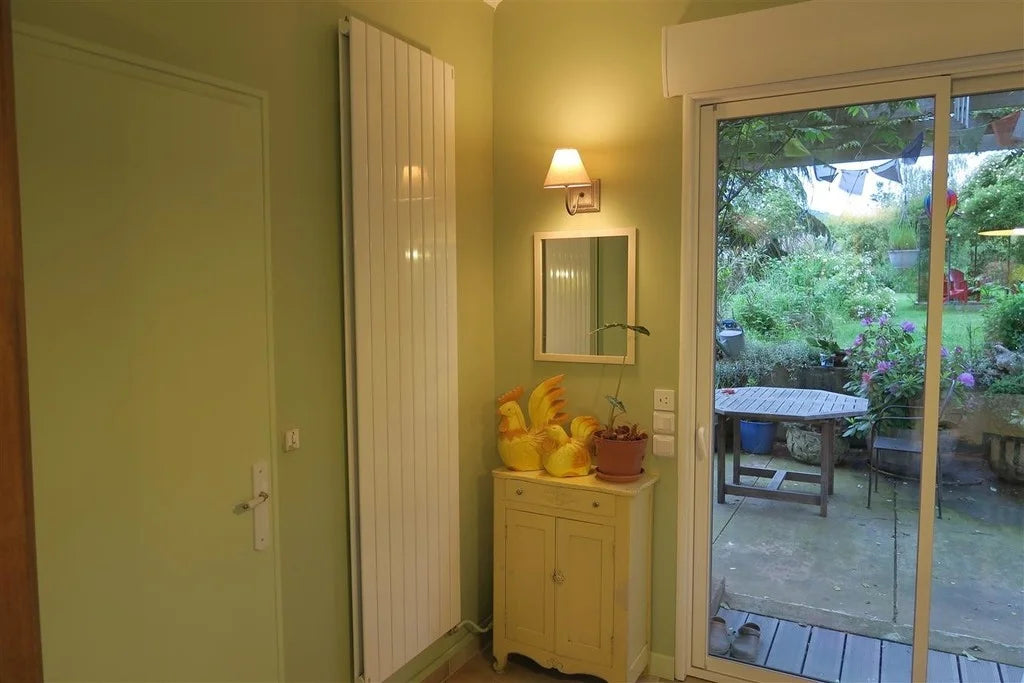 Cooking Apple Green No. 32 - Farrow & Ball Paint