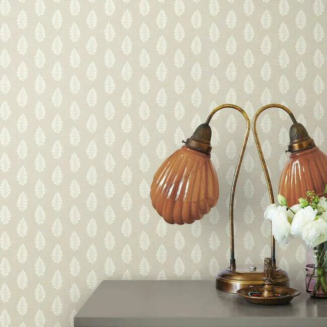 Leaf Pendant Wallpaper by Grandmillennial Wallpaper