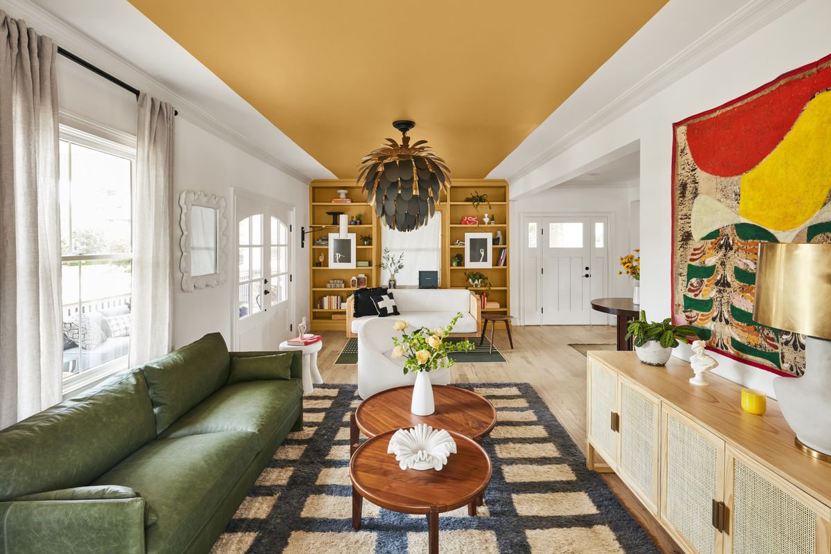 Questions Homeowners Ask About Paint Application in Tight or Narrow Spaces