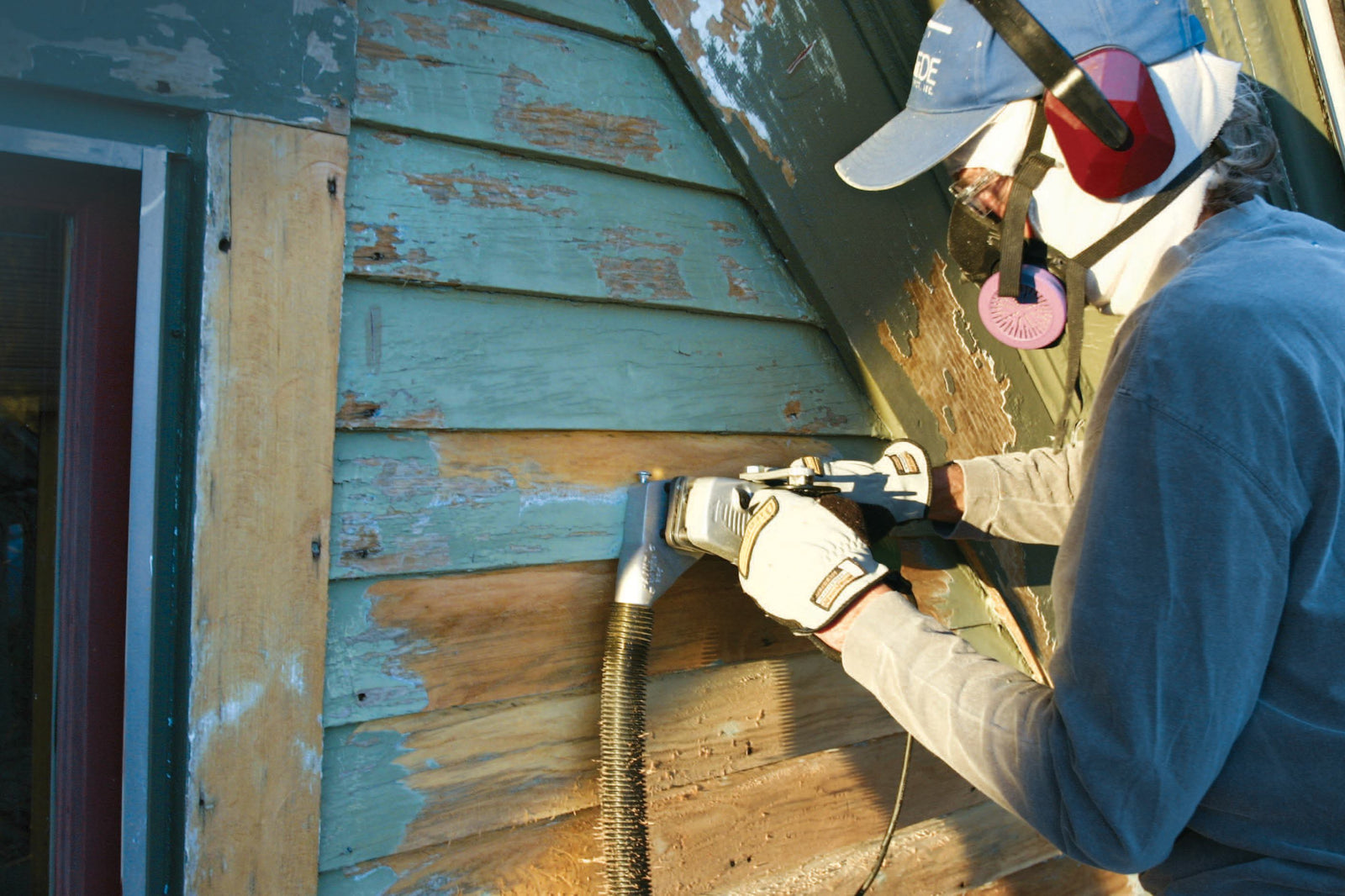 What Homeowners Need to Know About Safe Paint Removal and Lead Paint