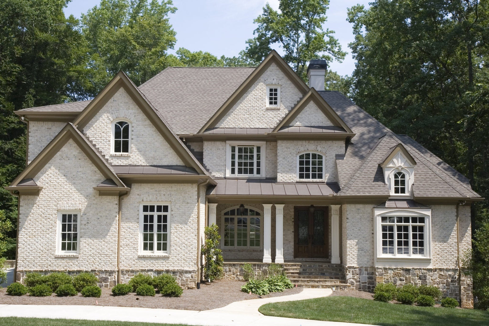 What Is the Best Temperature for Painting a House Exterior?