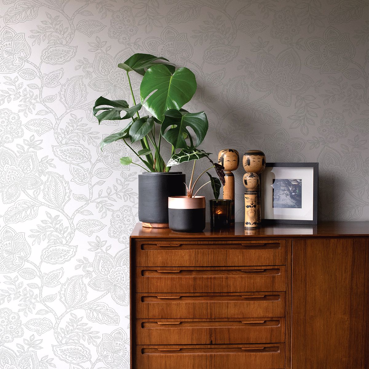 Larkin Grey Floral Wallpaper - Jacobean Wallpaper