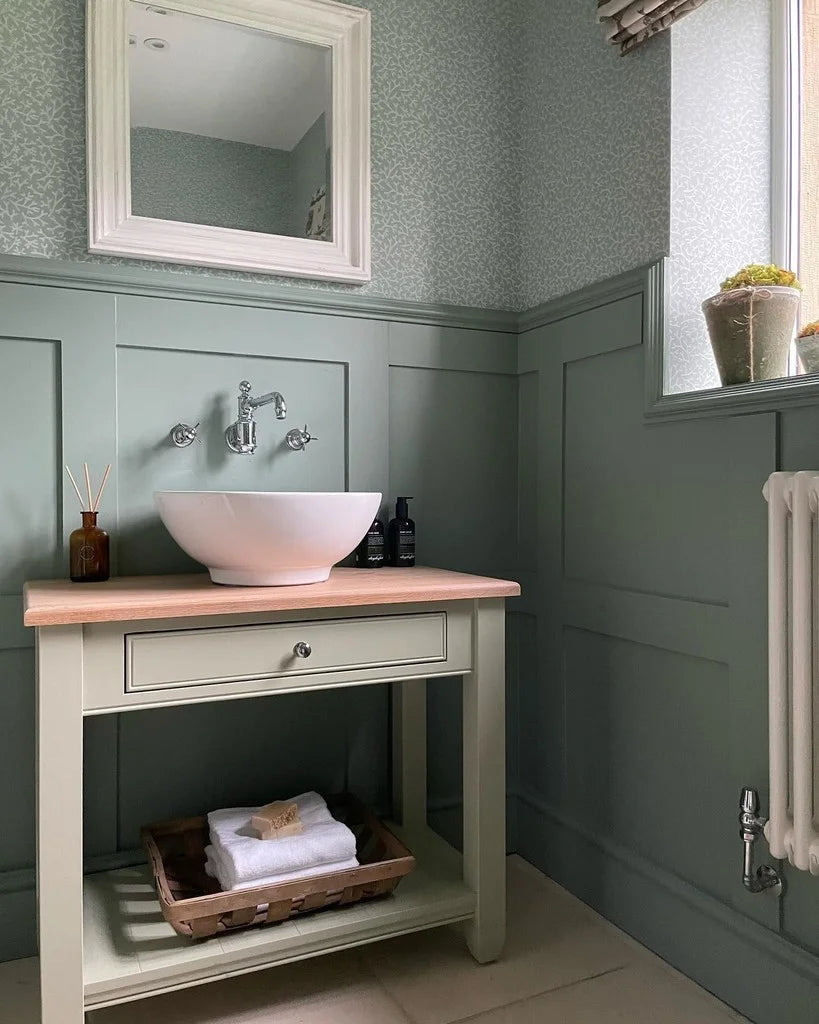 Chappell Green No. 83 - Farrow & Ball Paint