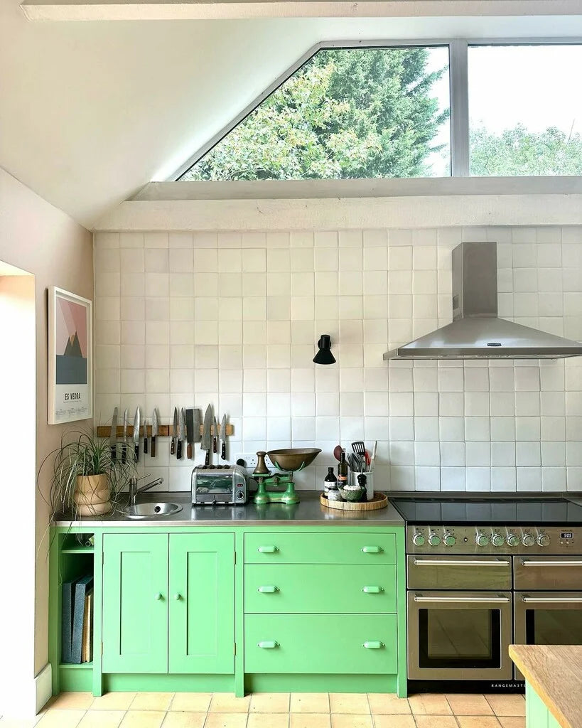 Emerald Green No. W53 - Farrow & Ball Paint